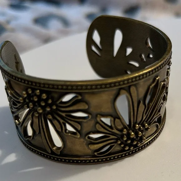 Artisan Cuff with Floral Design - Picture 4 of 7